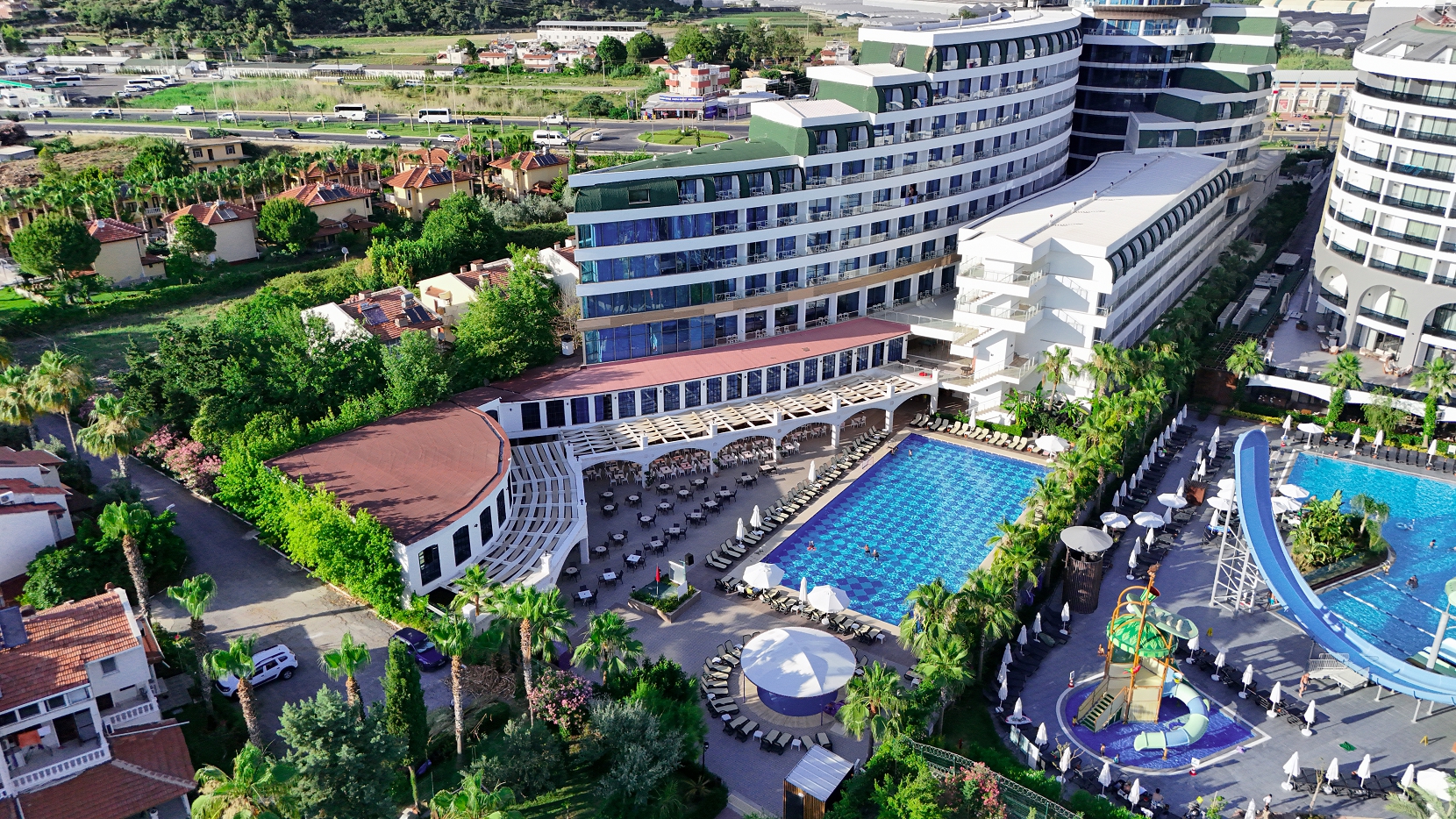 RAYMAR RESORT & AQUA HOTEL