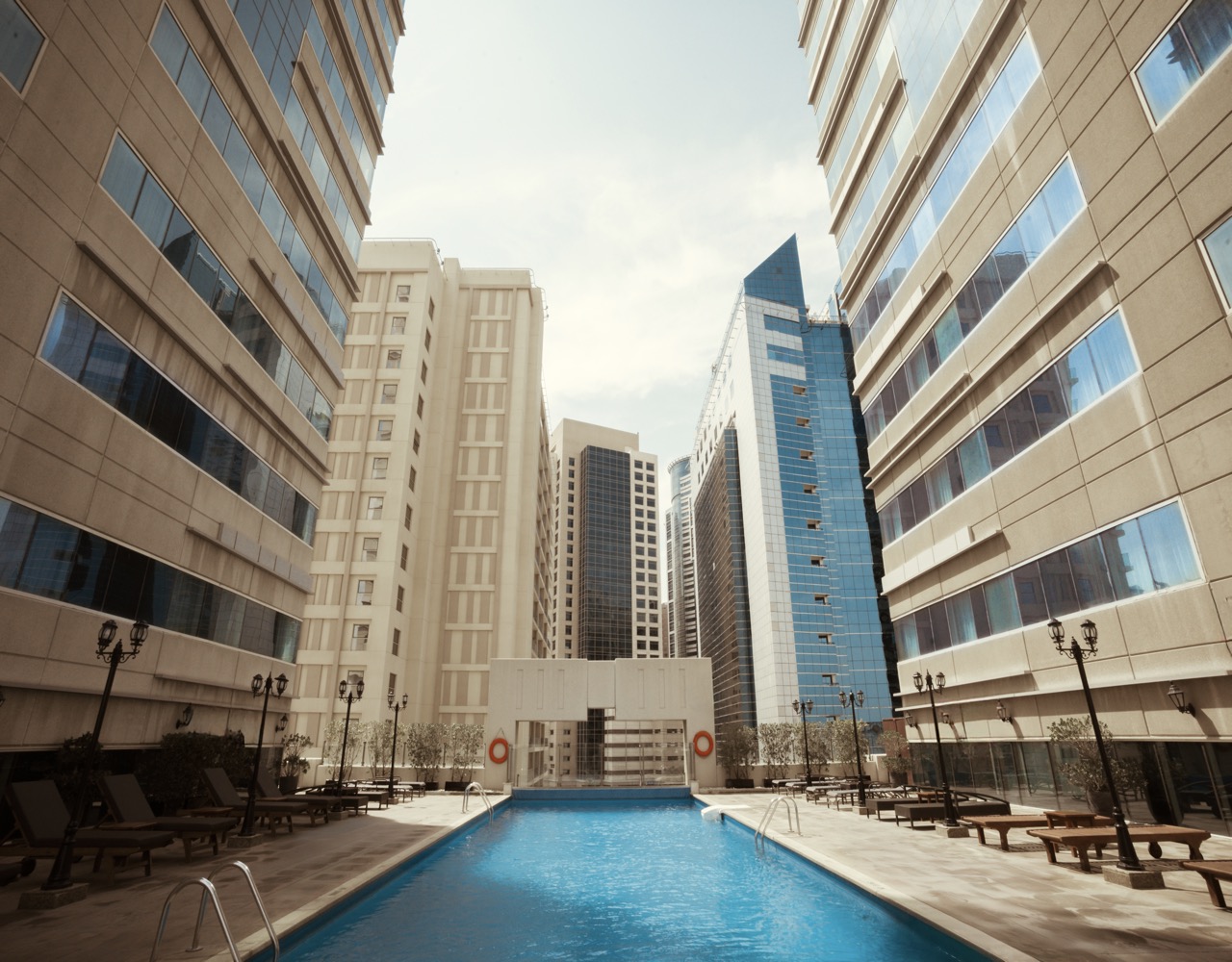 RADISSON BLU HOTEL BARSHA HEIGHTS (EX MEDIA ROTANA)