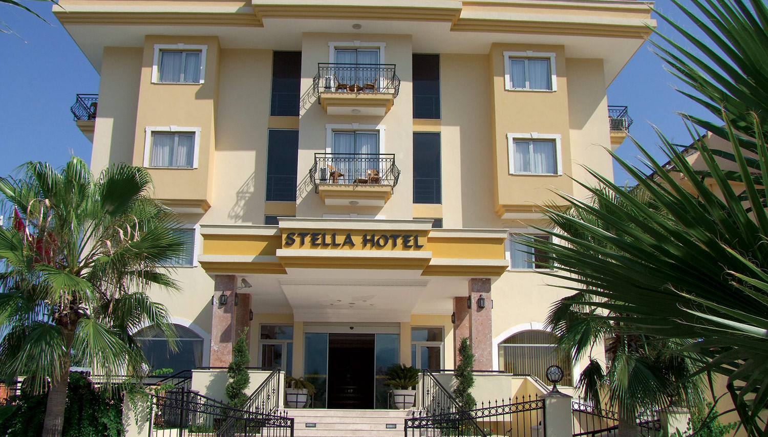 STELLA BEACH HOTEL