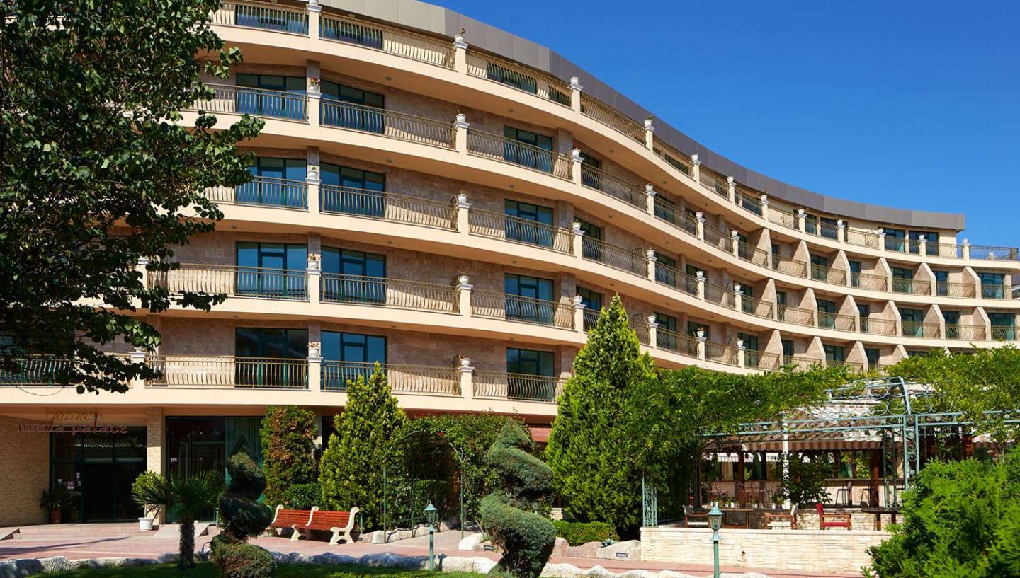 MENA PALACE