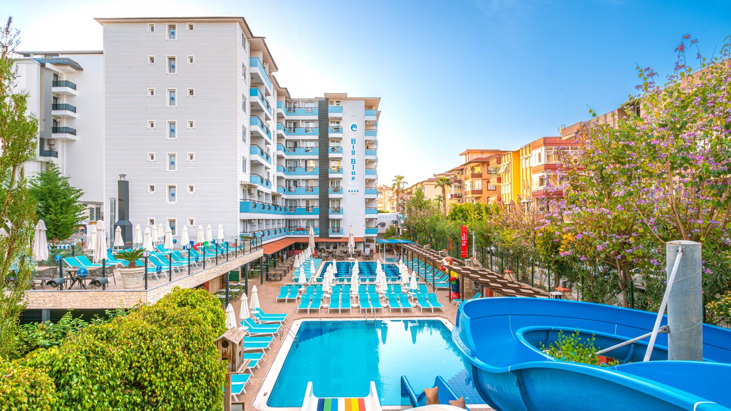CLUB BIG BLUE SUITE HOTEL