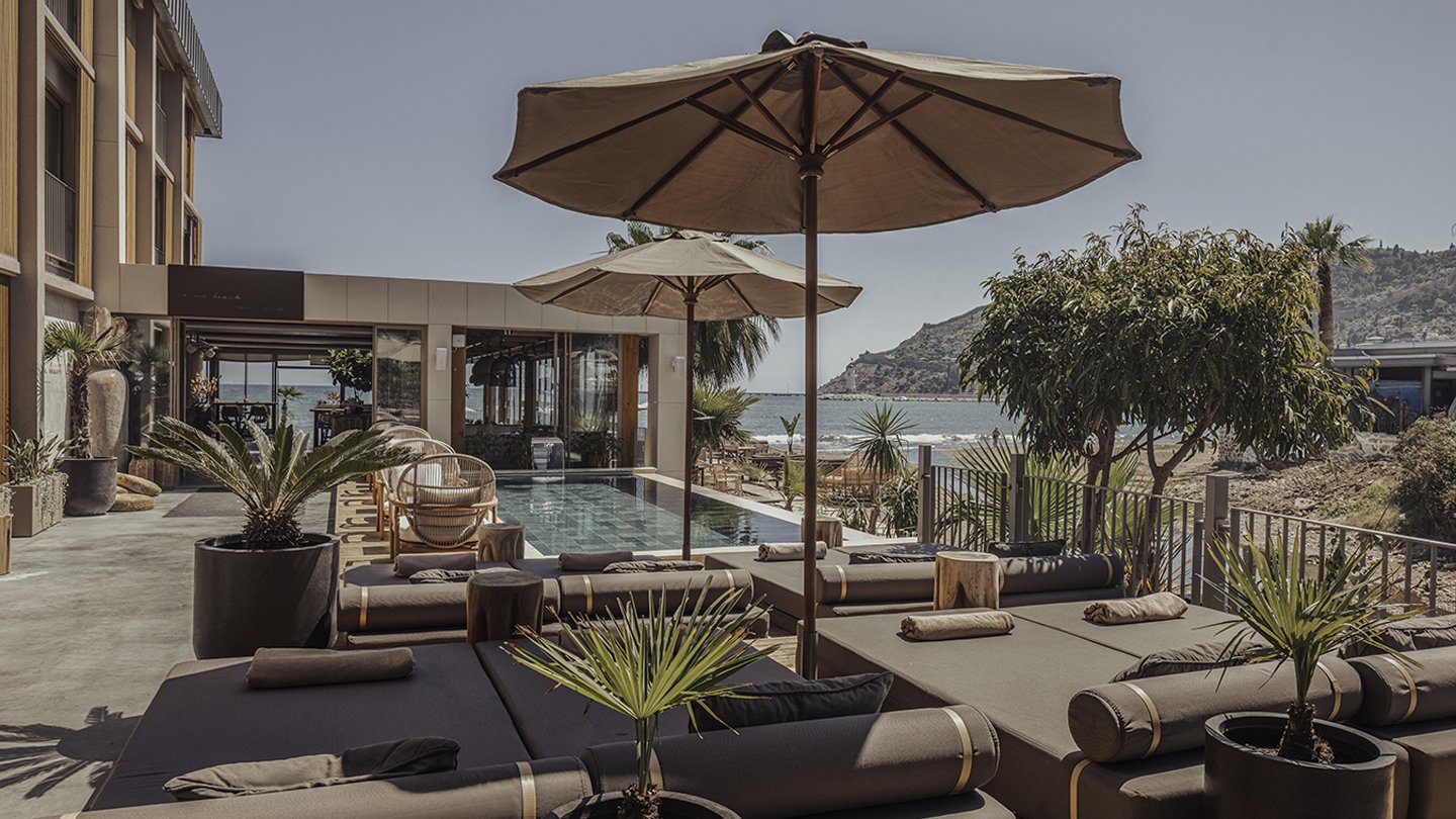 EN VIE SUN BEACH HOTEL