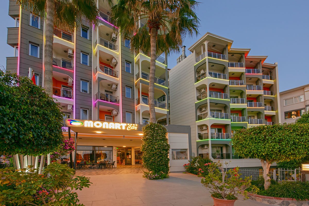 MONART CITY HOTEL